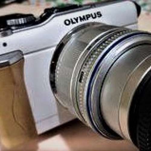 Olympus EPL-1 MFT w kit lens 14-42mm ED modded to full spectrum IR photography