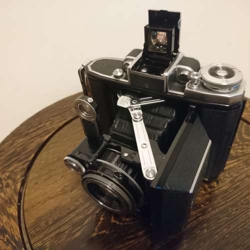 Zeiss Super Ikonta 645 w/Xenar 75mm f3.5 (85% new)