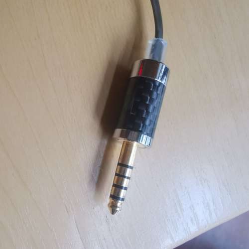 Sennhiser IE300 99%new 原裝線己改4.4, 連原裝大中小耳膠, 無單盒, 無出街用過