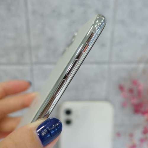 Apple Iphone 11 pro Max 256G ，6.7 寸大屏幕顯示，電池100 % 健康度，已貼上全新...