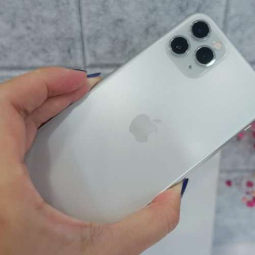 Apple Iphone 11 pro Max 256G ，6.7 寸大屏幕顯示，電池100 % 健康度，已貼上全新...