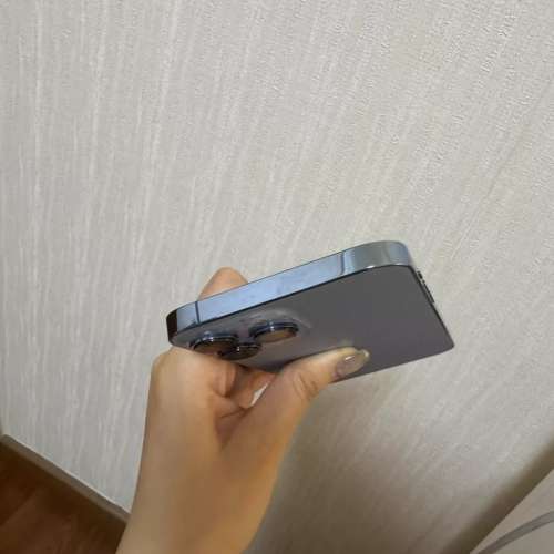 iPhone 13 Pro Max 128G 天峰藍色6.7寸大螢幕，功能全部正常運作，已貼貴價玻璃鋼化...