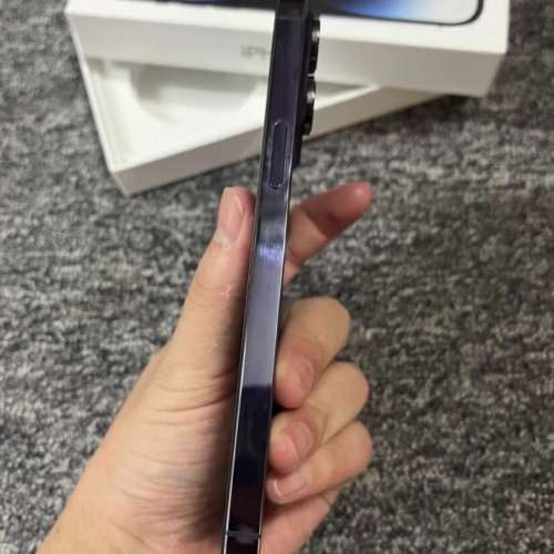 港版 Apple iPhone 14 Pro Max 256G 暗紫色6.7寸大螢幕，買翻極少用，同全新一樣，...