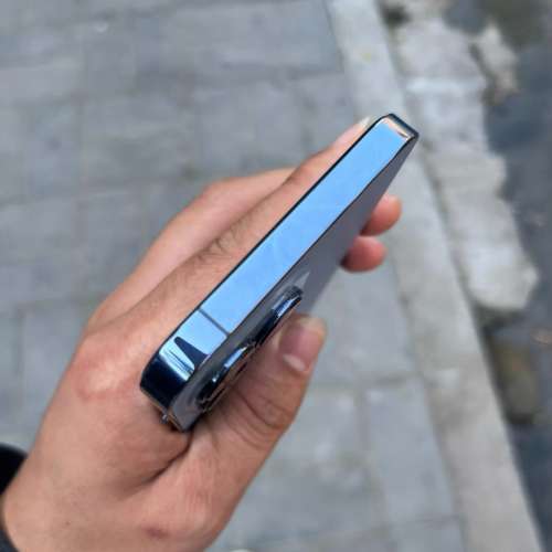 港版 Apple iPhone 13 Pro Max 128G6.7寸大螢幕，功能全部正常運作，已貼貴價玻璃鋼...