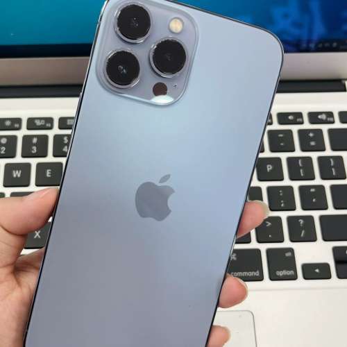 港版 Apple iPhone 13 Pro Max 128G 天峰藍色6.7寸大螢幕，功能全部正常運作，已貼...