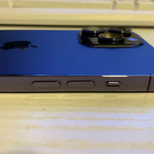 IPhone 14 Pro Max 256GB 暗紫色。