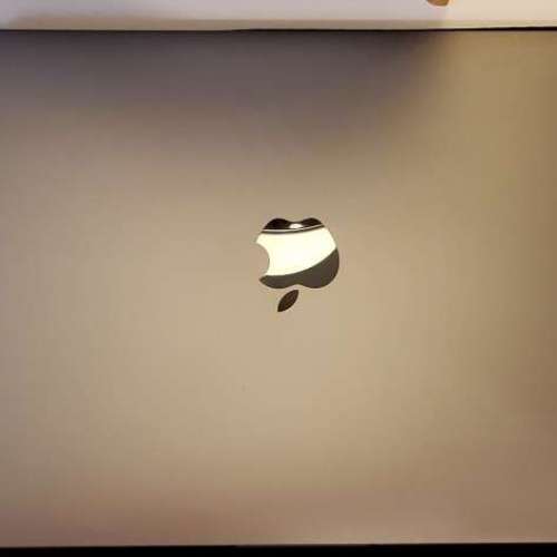 Apple Macbook pro 13 2017 (8gb ram 128gb ssd)