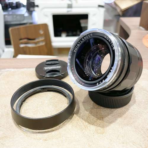 Voigtlander Nokton 35mm F/1.2 Aspherical III Leica M mount + LH-8 Hood