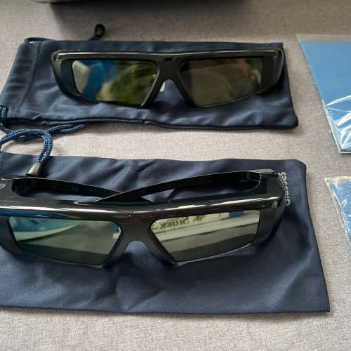 Samsung 3D Starter Kit Shrek Blu-Ray Disc with 3D glasses