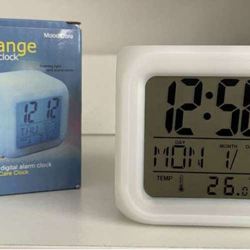 全新 正方形 時鐘 鬧鐘 枱鐘 座枱鐘 電子鐘 Clock