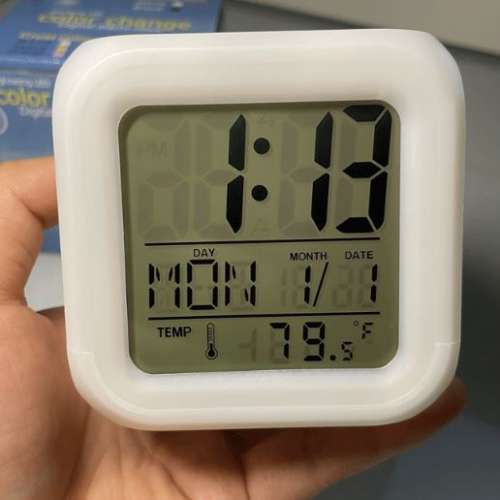 全新 正方形 時鐘 鬧鐘 枱鐘 座枱鐘 電子鐘 Clock
