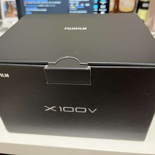 Fujifilm X100V (90%+ new)