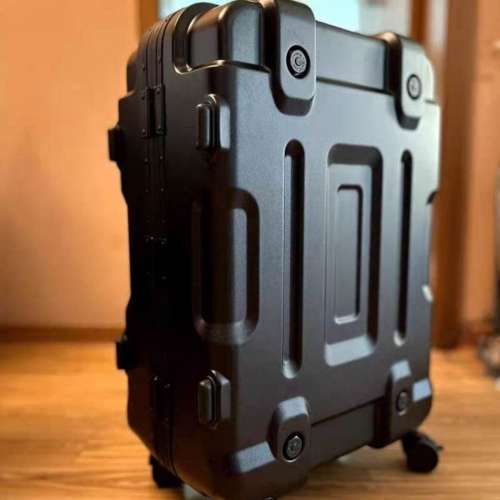 New全新潮男輕巧太空款旅行箱New trendy men's lightweight space travel suitcase...