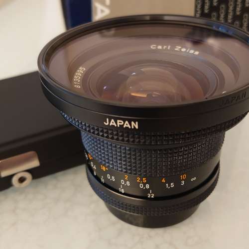 Contax Carl Zeiss 18mm F4, UV filter and Metal lens caps