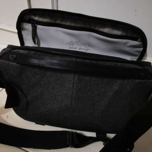 Peak Design Everyday Sling 10L (Charcoal / 炭灰色)