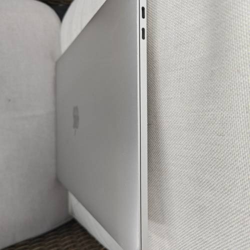 MacBook Pro2020年 13吋(i7-16+1TB)角凸功能全正常
