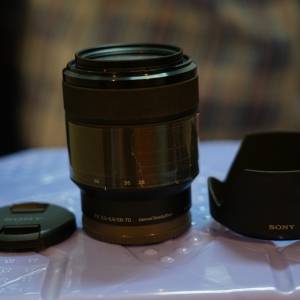 Sony FE 28-70mm f/3.5-5.6 OSS (A7 III 的 Kit Lens)