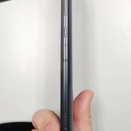 rogphone5 128gb 爆mon 不影響使用 平放