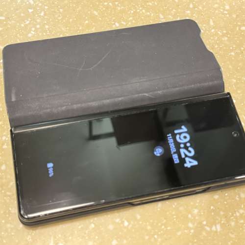 Samsung fold 3 12+512 行