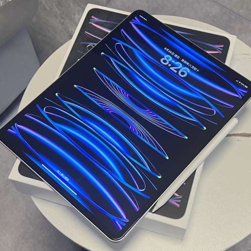 98％ new iPad Pro 12.9 gen6 M2 256g WiFi + 5g with Apple Pencil 2