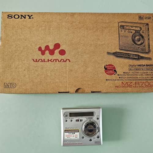Sony MD Walkman / Portable MD Recorder & Player MZ-R700