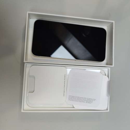 Iphone 13 256GB 5G  13 港行過保   非常新淨  全機只有一兩點花 冇維修過  冇換電 ...