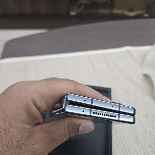 三星 Fold 4 256GB 香港行貨 灰綠色