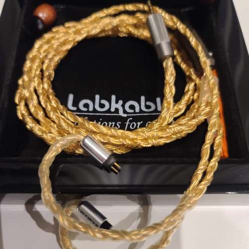 Labkable Titan Au - CM to 2.5mm pin (9成新)