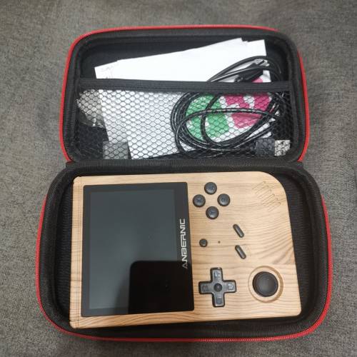 Abernic RG351V 遊戲機