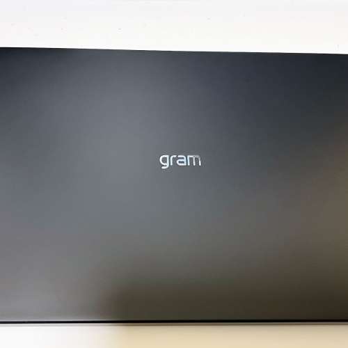 LG gram 16 i7-1260P 16GB RAM, 1T SSD IPS