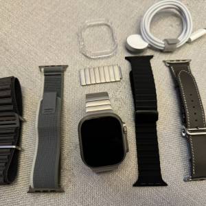 Apple Watch Ultra 2 (GPS + 流動網絡)；49 毫米鈦金屬錶殼；綠色配灰色越野手環 9...