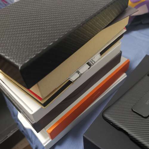 榮耀 honor msgic vs 行貨 12 512  99％新 有單有盒