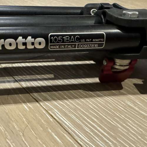 大平賣，Manfrotto 1051BAC 燈腳架送多1套燈架