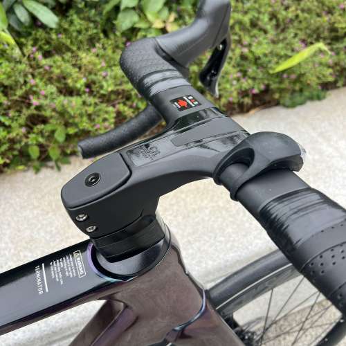 2023 新款 TWITTER R12 PRO 電變26速碟剎碳纖維公路車 送水架前後蛙燈