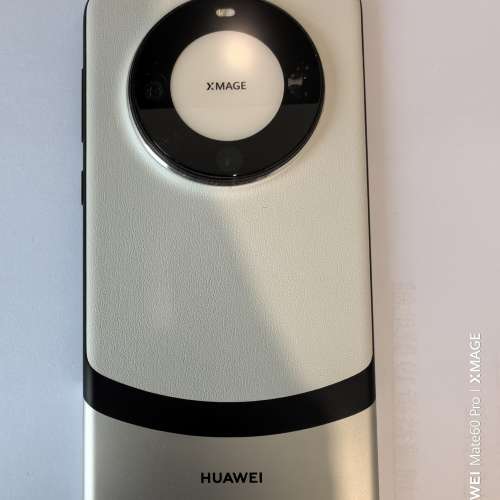 Huawei mate60+ 白色