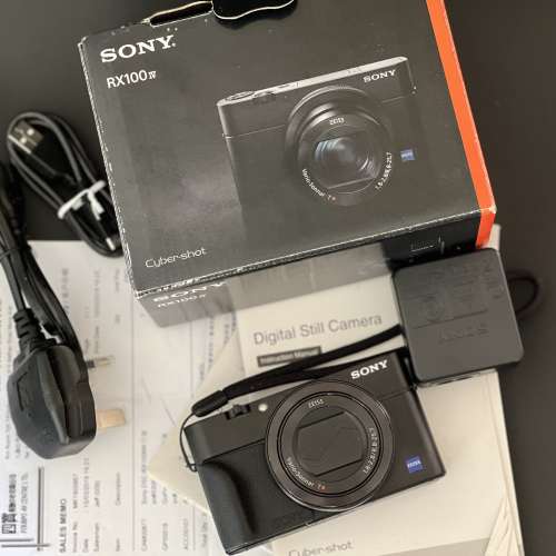 Sony RX100 IV (RX100 M4) (RX100IV) (RX100 Mark IV)