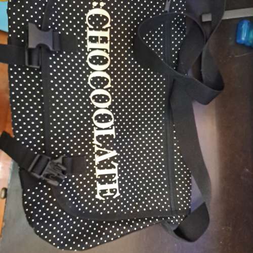 Chocoolate 黑色斜袋