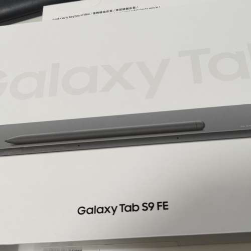 SAMSUNG Galaxy Tab S9 FE + Bookcover Keyboard Slim
