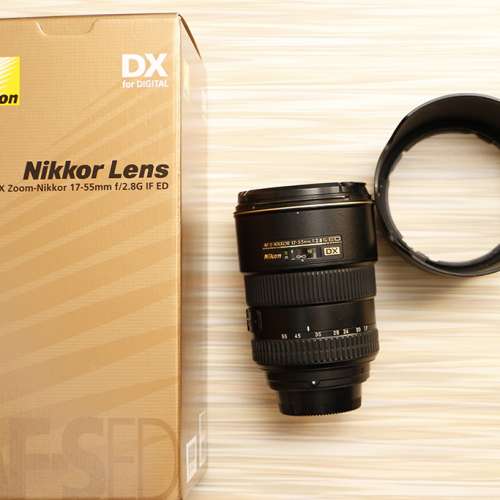 Nikon AF-S DX Zoom-Nikkor 17-55mm F2.8G IF-ED  (加FTZ, FTZII 可用於 Nikon Z )