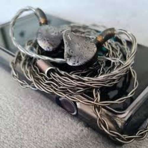 Dunu VULKAN Six Driver Hybrid