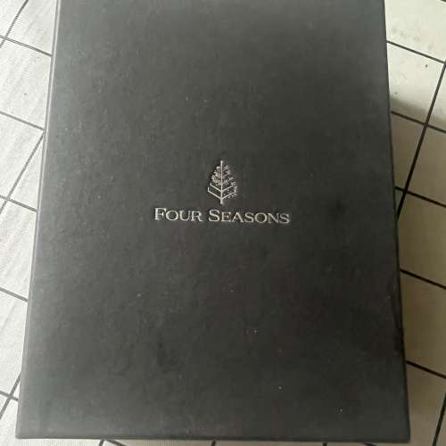四季酒店 Four Seasons Hotel 證件套連盒(全新）