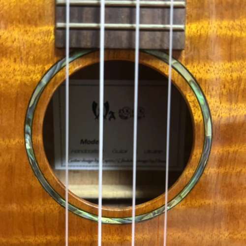 Ukulele all solid wood  23寸