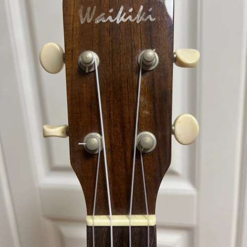 Ukulele all solid wood  23寸