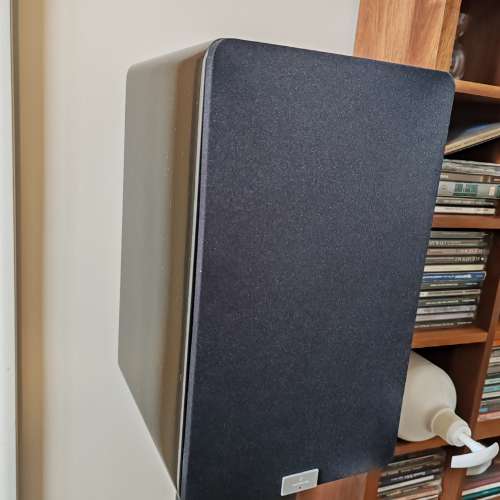 Audiovector 喇叭，型號QR1