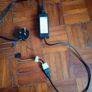 SATA  Molex-Connector 供電變壓器