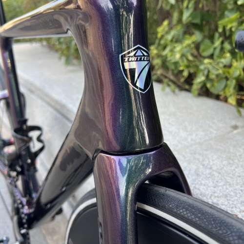 2023 新款 TWITTER R12 PRO 電變26速碟剎碳纖維公路車 送水架前後蛙燈