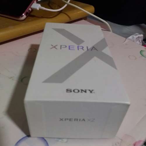 Sony xperia XZ 手機空盒連清水套一個。