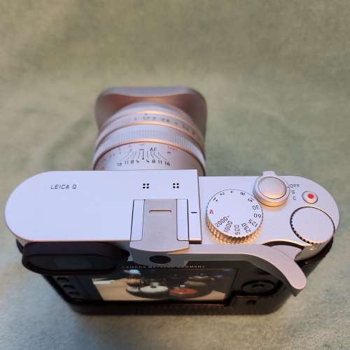 Leica Q (Silver)