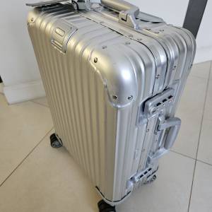 Rimowa Cabin S 金屬手提喼