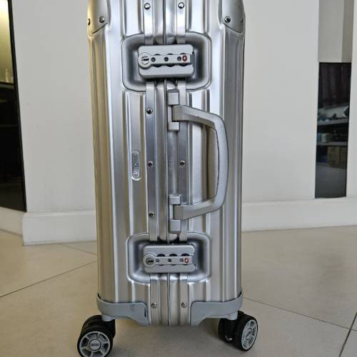 Rimowa Cabin S 金屬手提喼